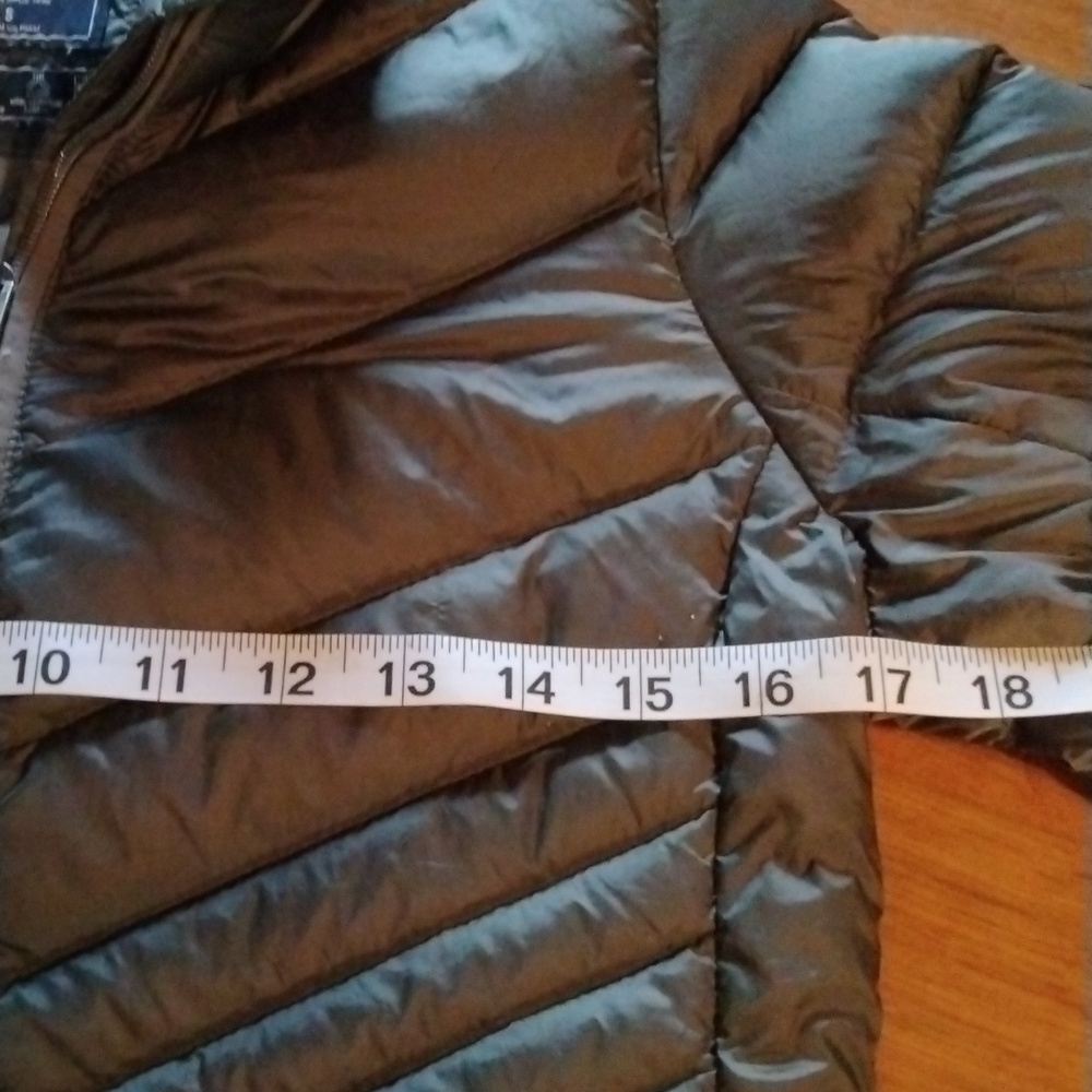 Abercrombie & Fitch steel  grey down lightweight puffer jacket.Size small. - Picture 10 of 15
